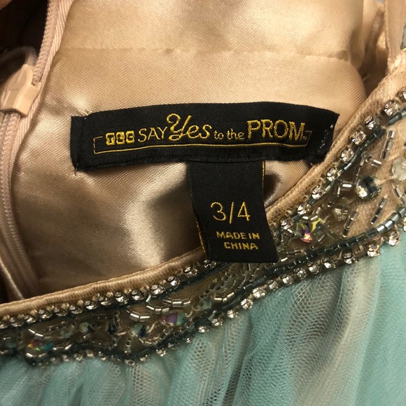 Prom dress - Picture 5 of 5